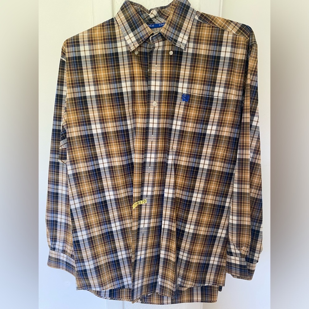 Cinch long sleeve collared shirt in size M